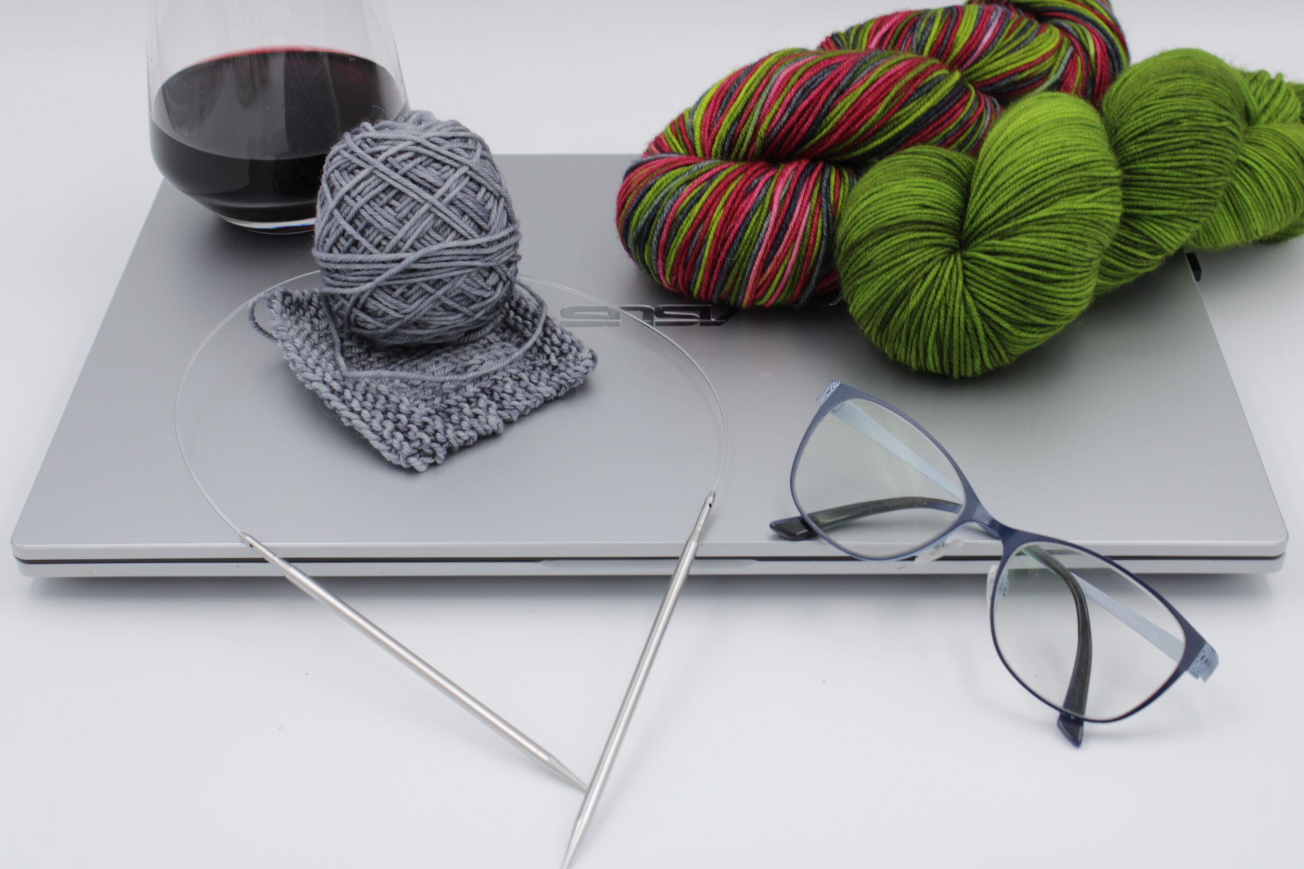 Comment tricoter : les bases du tricot